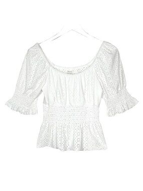 URBAN ROMANTICS Blouse Eyelet White Gathered Puffy sleeves Smocked Size Medium
